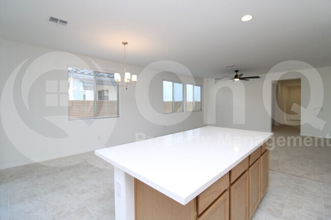 Building Photo - 14452 W Sand Hills Rd