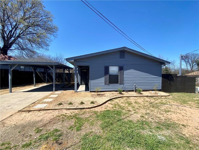 Foto del edificio - 6920 Bethune Ave