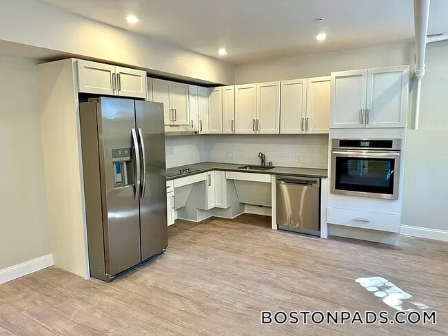 Building Photo - 2 Ayr Rd