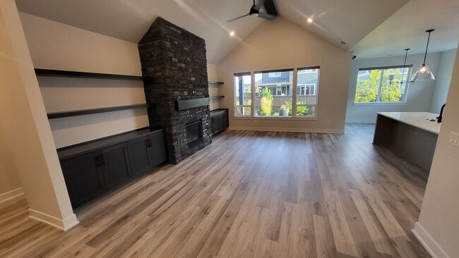 Foto del edificio - 4 BR/2.5 BA Single-Level home at Trailside