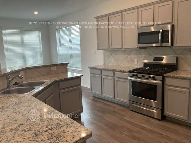 Building Photo - 448 Pecan Landing Ln