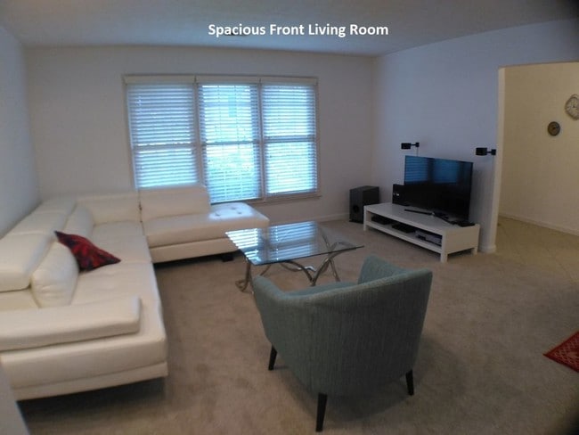 Building Photo - 6429 Deerings Ln