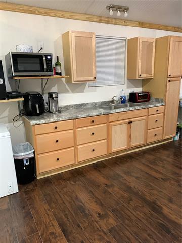 Building Photo - 3316 Cedar Dr