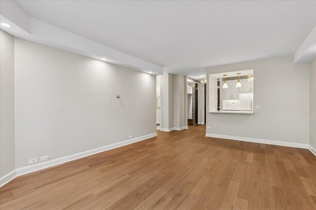 Building Photo - 535 N Michigan Ave