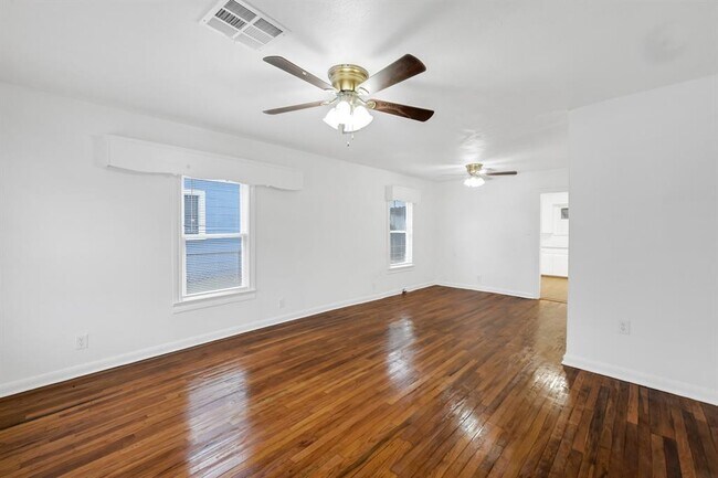 Building Photo - 4719 Averill St