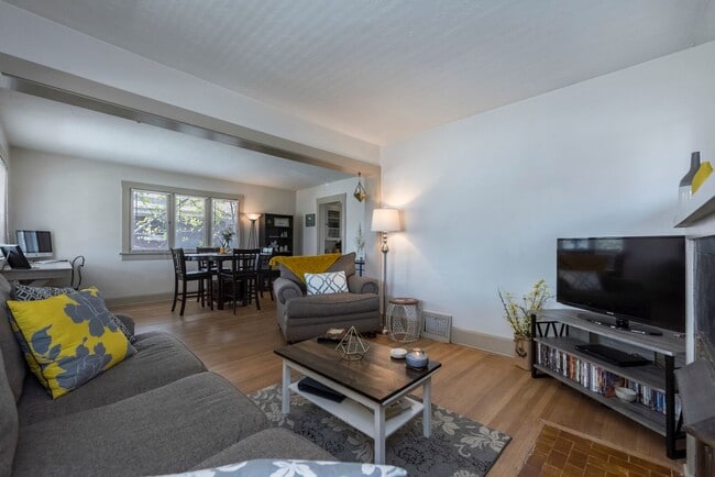 Building Photo - 409 E Coatsville Ave