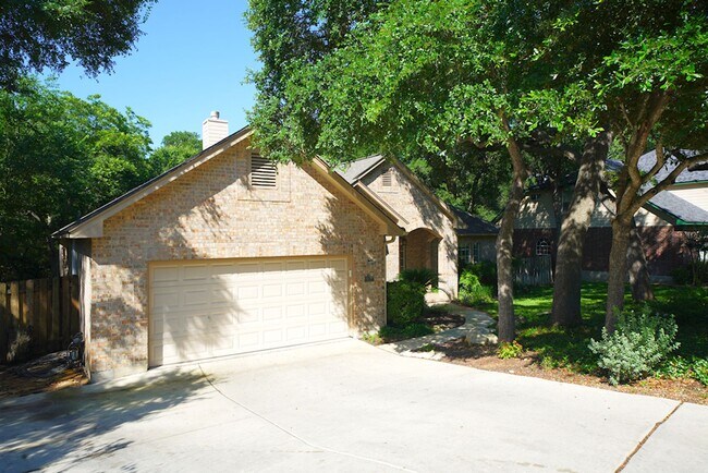 Building Photo - Gorgeous Home in the Coveted Greenshire Subdivision - Realtor Commission: $400