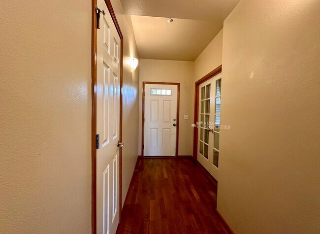 Foto del edificio - 1850 SW Scenic Heights St