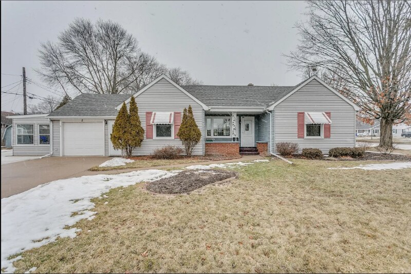 2 Cherry Ct, Appleton, WI 54915 House Rental in Appleton, WI