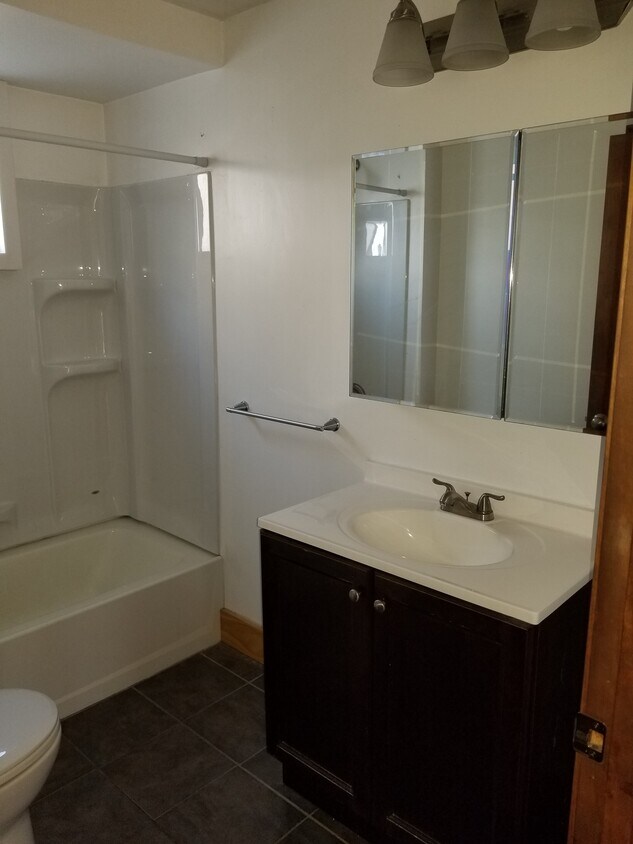 28 Earle St Unit 2, Fall River, MA 02723 Apartments in Fall River, MA