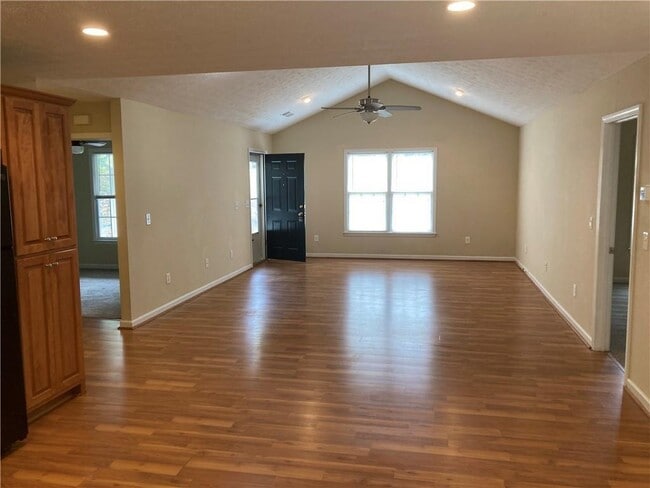 Building Photo - 142 Cedar Springs Ln