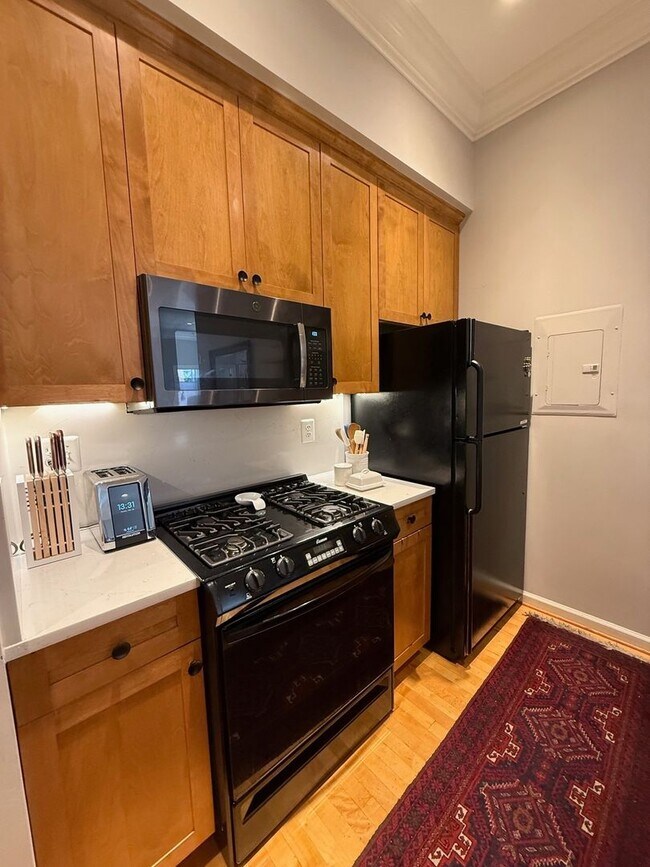 Foto del edificio - Charming 2BR | 2BA Condo in Logan Circle