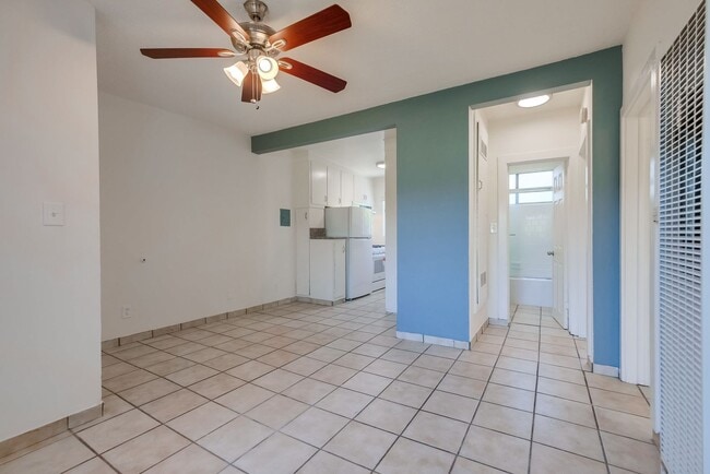 Foto del edificio - 2431 S Ridgeley Dr