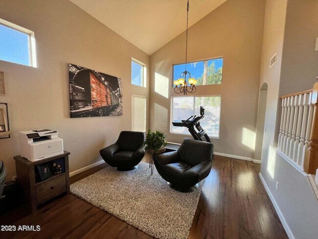 Foto del edificio - 6824 W Rose Garden Ln