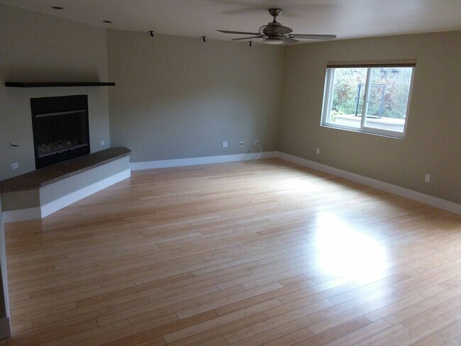 Foto del edificio - 3954 1064 Maple Street