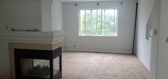 Foto del edificio - 587 S Parkside Dr