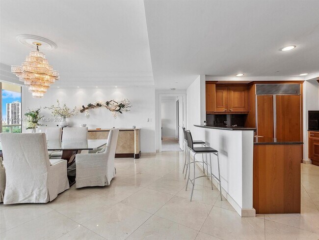 Building Photo - 20155 NE 38th Ct
