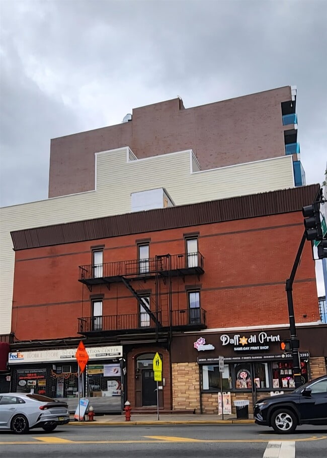 Building Photo - 2976 John F. Kennedy Blvd