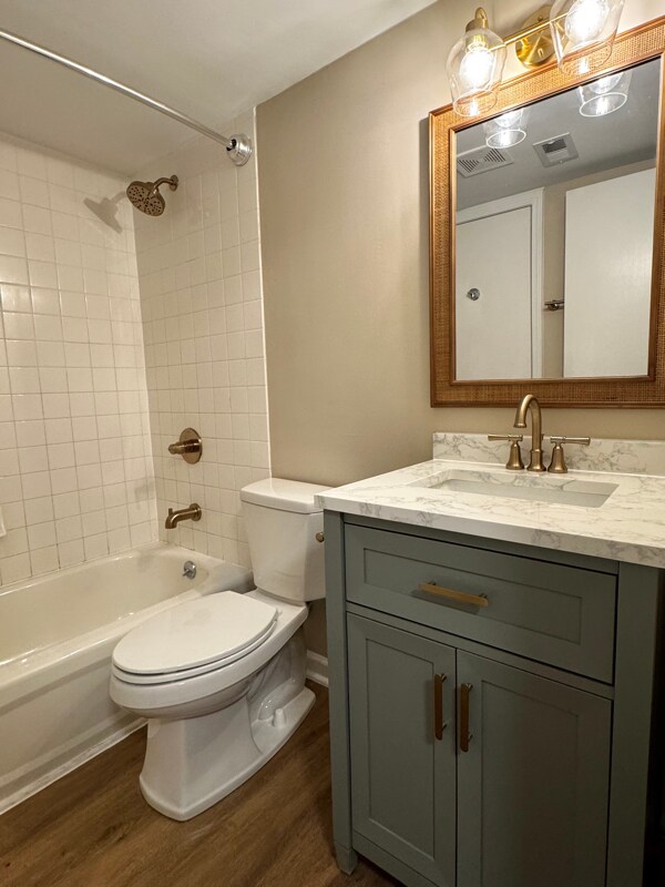 Building Photo - 925 Cleveland St