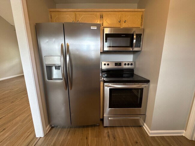 Foto del edificio - Charming 3-Bedroom Ranch on a Corner Lot w...