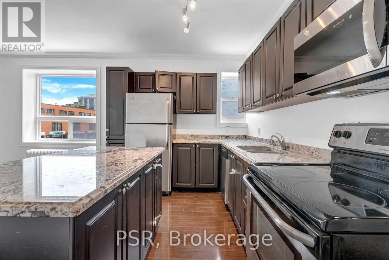 Primary Photo - 2-2 Craighurst Ave