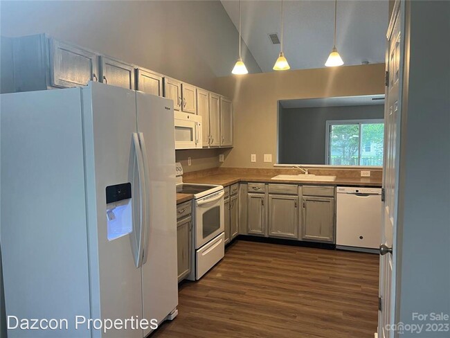 Building Photo - 3 br, 2 bath House - 125 Bosburg Drive