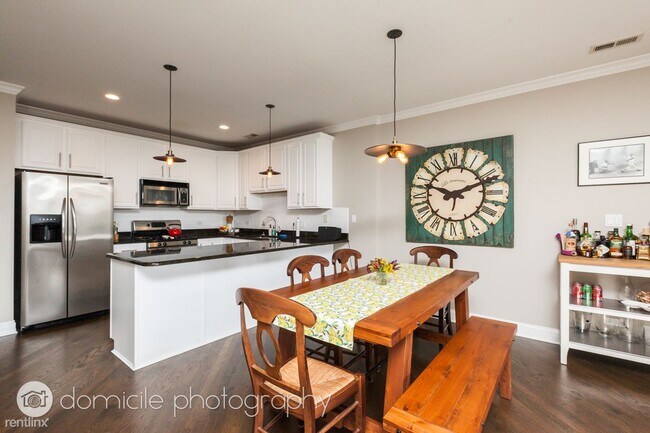 Foto del edificio - 2 br, 2 bath Condo - 1712 W North Ave