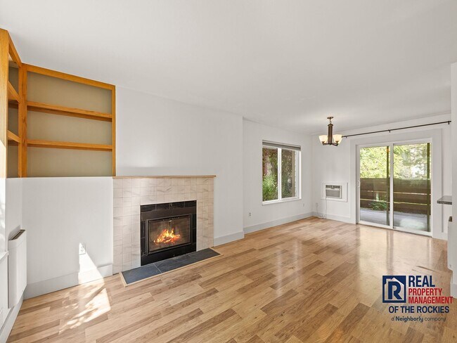 Foto del edificio - Charming 2-Bedroom, 1-Bath Garden-level Condo