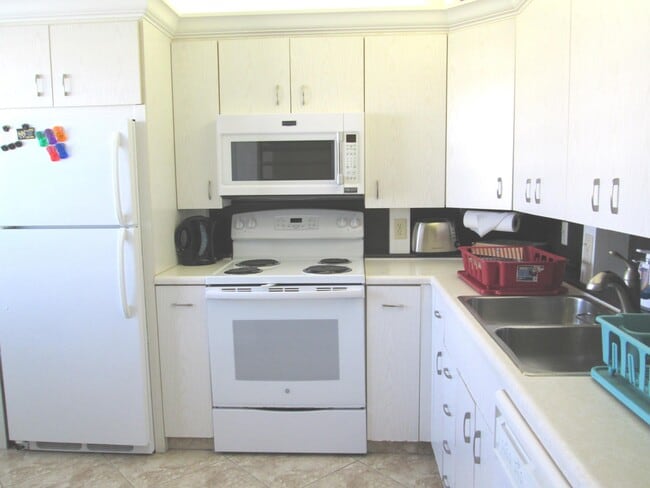 Building Photo - 3058 Wolverton C