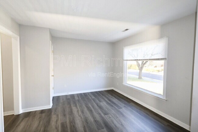 Building Photo - 1507 Lakeview Ave