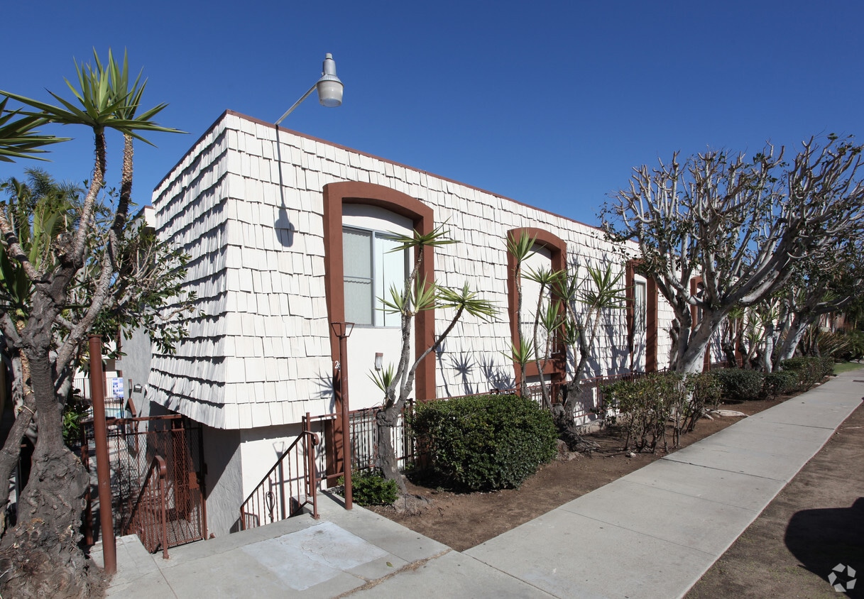 Primary Photo - 2860 B St