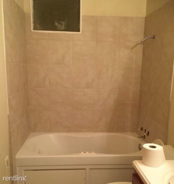 Primary Photo - 2940 S Outer Dr