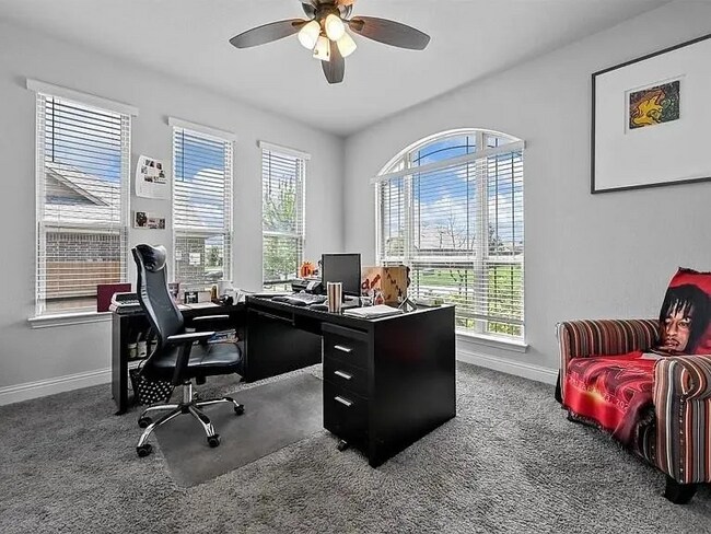 Foto del edificio - 1902 Sunflower Dr