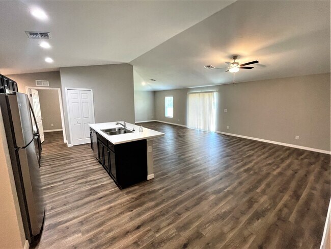 Building Photo - 1033 SW 1st St