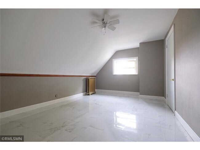 Foto del edificio - 490 Summit Ave