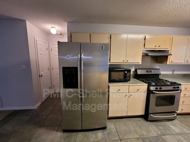 Building Photo - 3171 Pins Ln