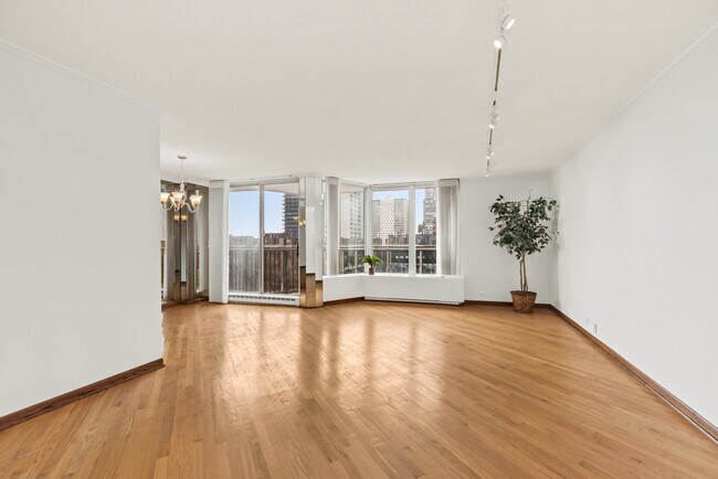Foto del edificio - 4170 N Marine Dr