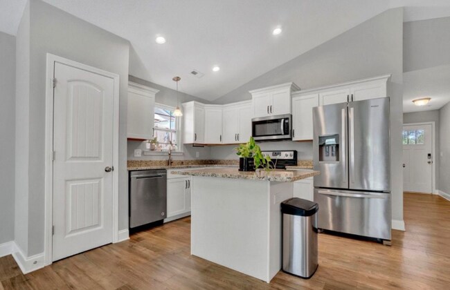 Foto del edificio - 9 Willow Pines Ct