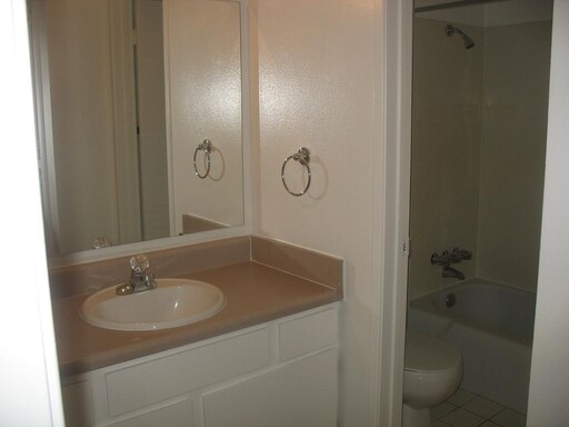 Building Photo - 647 S 1200 E