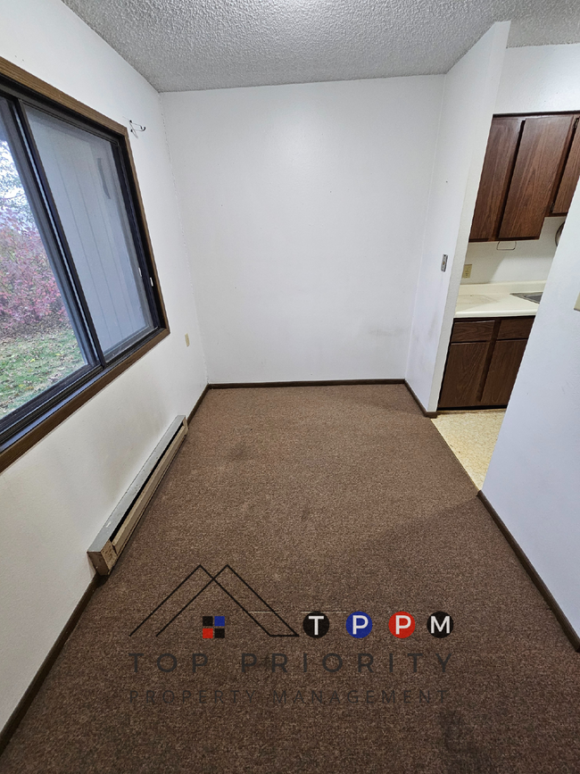 Building Photo - 1 Bedroom | 1 Bathroom Unit in Dysart Avai...