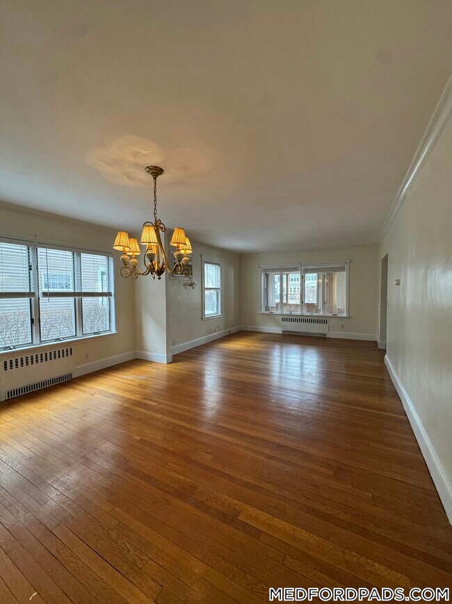 Foto del edificio - 881 Fellsway