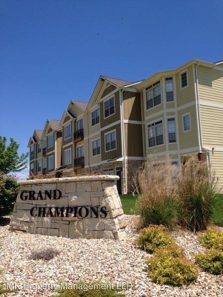 Building Photo - 3000 Grand Champions Dr