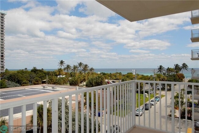 Building Photo - 1401 S Ocean Dr