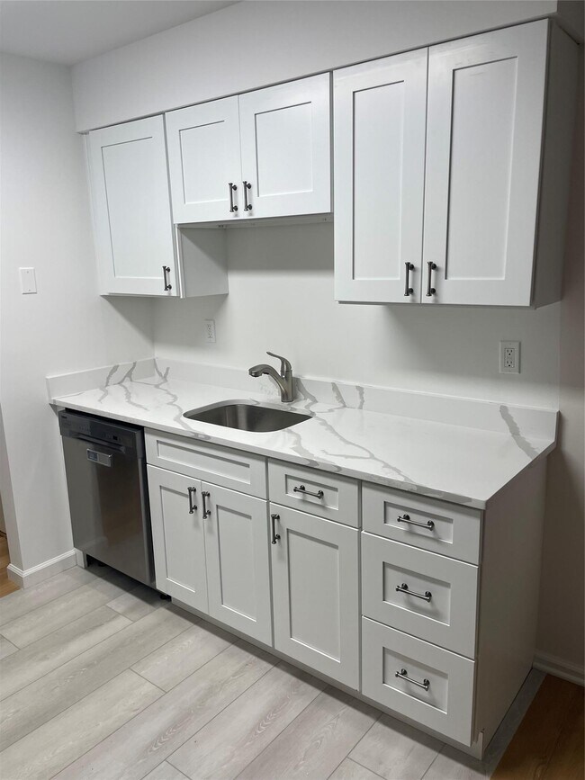 Foto del edificio - 86 Demarest Ave