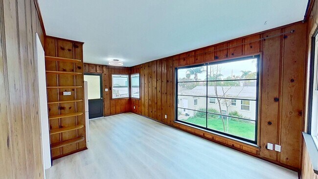 Building Photo - 212 1/2 Knoxville Ave, Huntington Beach: 1 Bed 1 Bath Unit With Private Garage and Yard!
