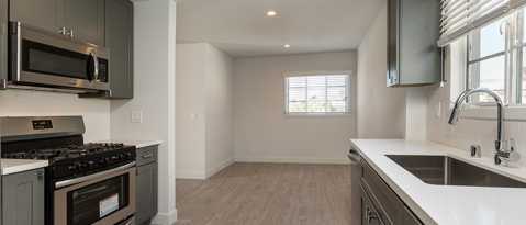 Foto del edificio - 1103 Bronson Ave