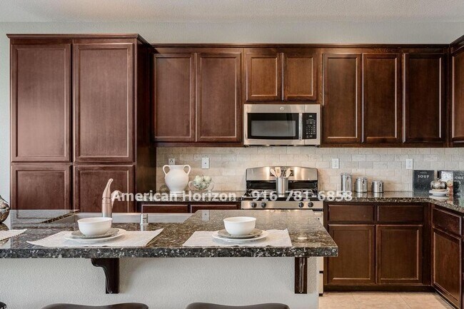Building Photo - LEASED--5 Bedroom 3.5 bath in Rocklin