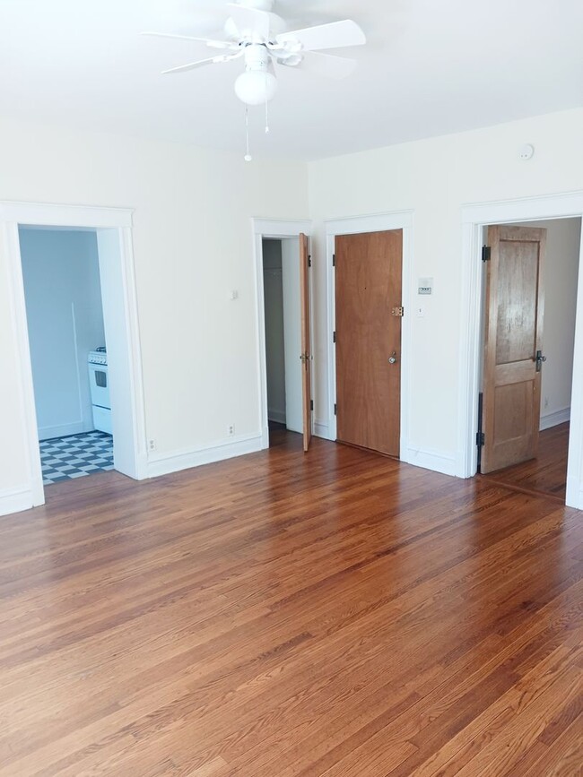 Foto del interior - 5440-42 N Winthrop Ave