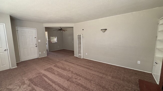 Foto del edificio - 40565 Stetson Ave