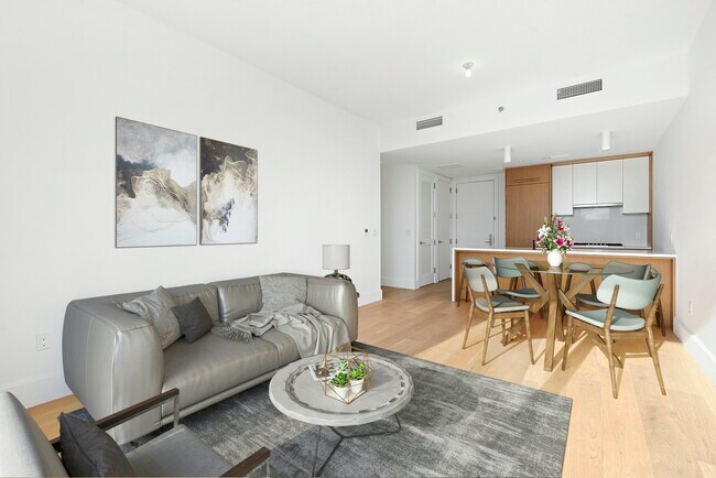 Foto del edificio - PRIVATE TERRACE & PARKING SPOT